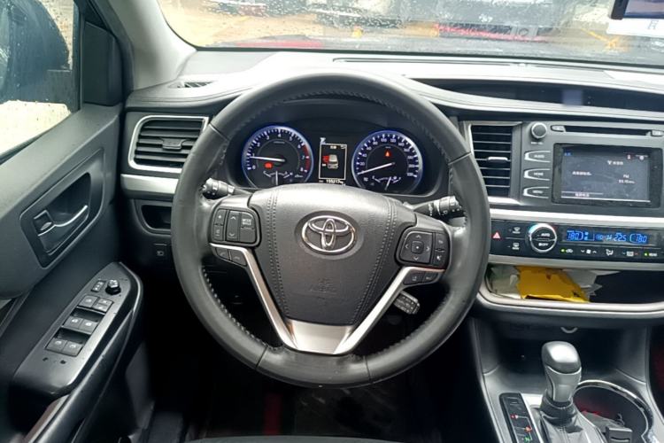 Used Toyota Highlander 2018 2.0T Four-Wheel Drive Luxury Version 7 Seats China VI Standard Steering Wheel