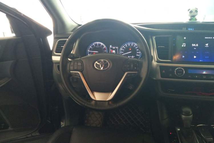Used Toyota Highlander 2018 2.0T Four-Wheel Drive Prestige Version 7 Seats China VI Standard Steering Wheel