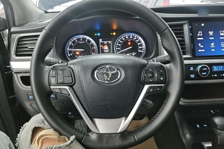 Used Toyota Highlander 2018 2.0T Four-Wheel Drive Prestige Version 7 Seats China VI Standard Steering Wheel