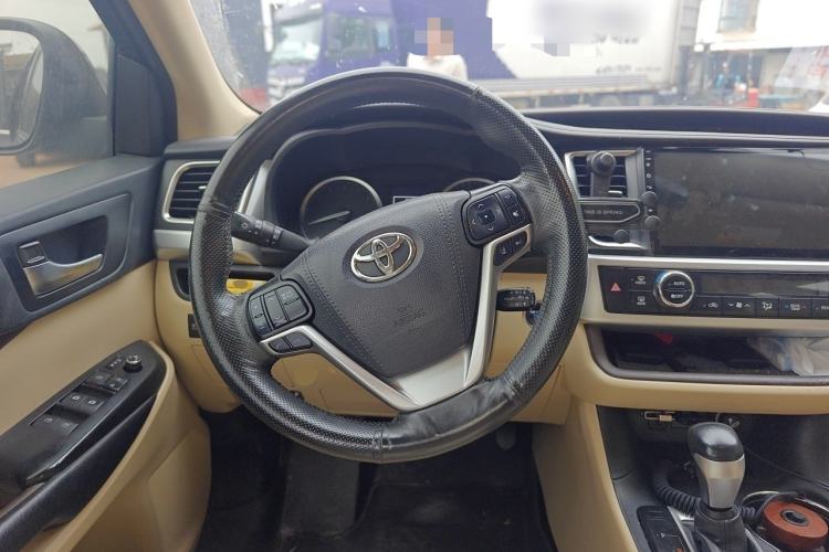 Used Toyota Highlander 2018 2.0T Four-Wheel Drive Luxury Edition 7 Seats China V Emission Standard Steering Wheel