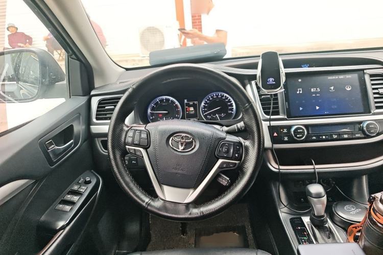 Used Toyota Highlander 2018 2.0T Four-Wheel Drive Prestige Version 7 Seats China VI Standard Steering Wheel