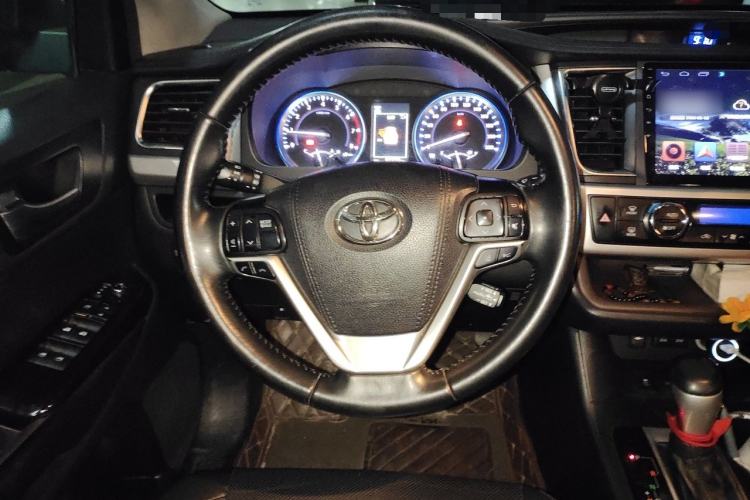 Used Toyota Highlander 2018 2.0T Four-Wheel Drive Prestige Version 7 Seats China VI Standard Steering Wheel