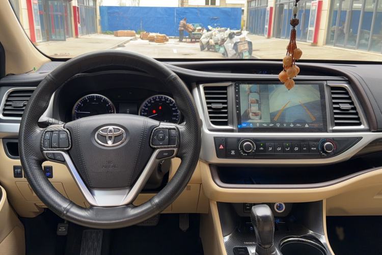 Used Toyota Highlander 2018 2.0T Two-Wheel Drive Elite Version 5 Seats China VI Standard Steering Wheel