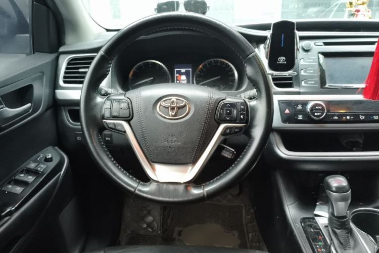 Used Toyota Highlander 2018 2.0T Four-Wheel Drive Knight Edition 7 Seats China VI Standard Steering Wheel