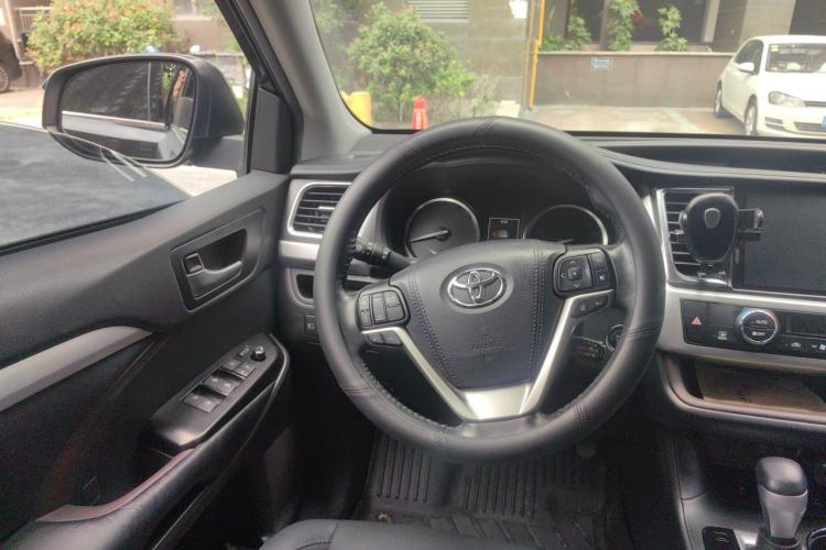 Used Toyota Highlander 2018 2.0T Four-Wheel Drive Prestige Version 7 Seats China VI Standard Steering Wheel