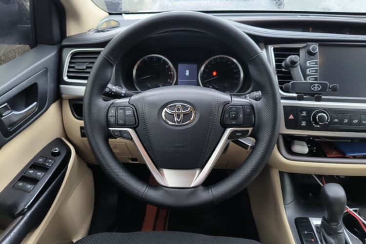 Used Toyota Highlander 2018 2.0T Four-Wheel Drive Elite Edition 7 Seats China VI Standard Steering Wheel