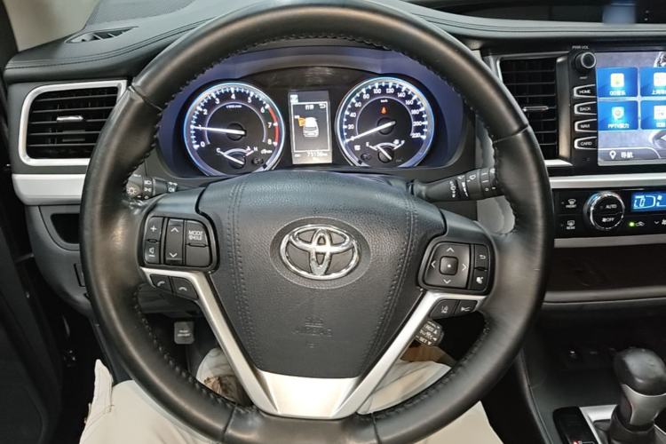 Used Toyota Highlander 2018 2.0T Four-Wheel Drive Luxury Version 7 Seats China VI Standard Steering Wheel