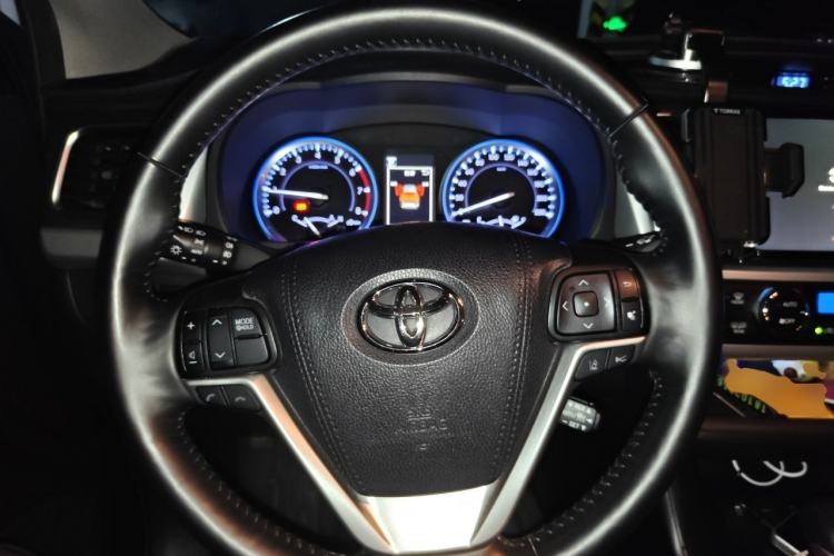 Used Toyota Highlander 2018 2.0T Four-Wheel Drive Supreme Edition 7-Seater China VI Steering Wheel
