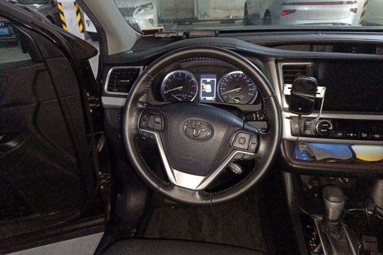 Used Toyota Highlander 2018 2.0T Four-Wheel Drive Supreme Edition 7-Seater China VI Steering Wheel