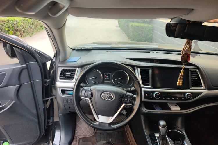 Used Toyota Highlander 2018 2.0T Four-Wheel Drive Prestige Version 7 Seats China VI Standard Steering Wheel