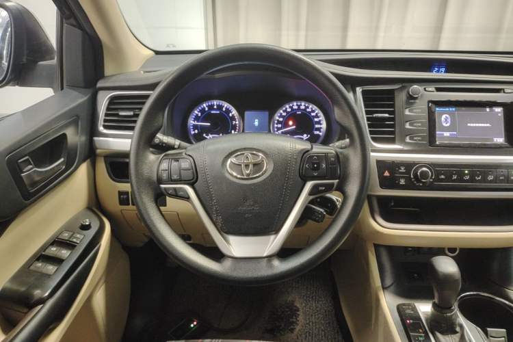 Used Toyota Highlander 2018 2.0T Two-Wheel Drive Elite Edition 5 Seats Emission Standard China V Steering Wheel