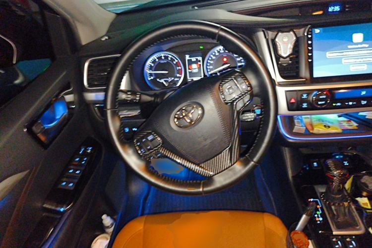 Used Toyota Highlander 2018 2.0T Four-Wheel Drive Knight Edition 7 Seats China VI Standard Steering Wheel