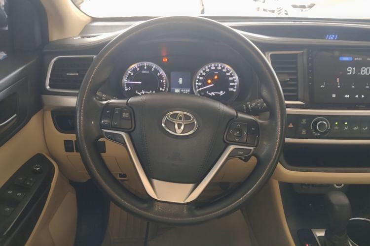 Used Toyota Highlander 2018 2.0T Two-Wheel Drive Elite Version 5 Seats China VI Standard Steering Wheel