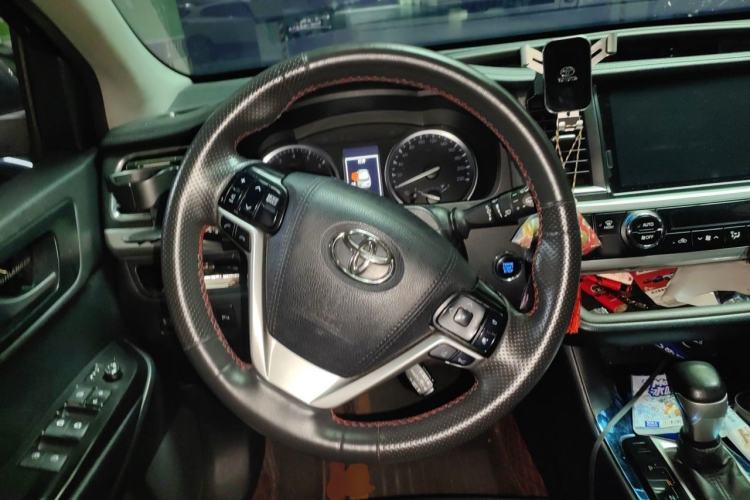 Used Toyota Highlander 2018 2.0T Four-Wheel Drive Prestige Version 7 Seats China V Emission Standard Steering Wheel