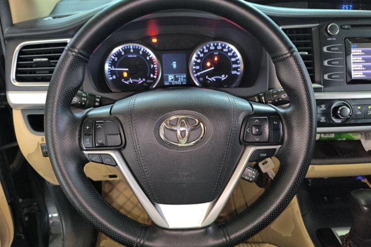 Used Toyota Highlander 2018 2.0T Four-Wheel Drive Elite Edition 7 Seats China VI Standard Steering Wheel