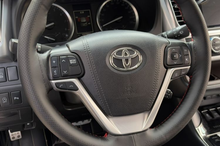 Used Toyota Highlander 2018 2.0T Four-Wheel Drive Supreme Edition 7-Seater China VI Steering Wheel