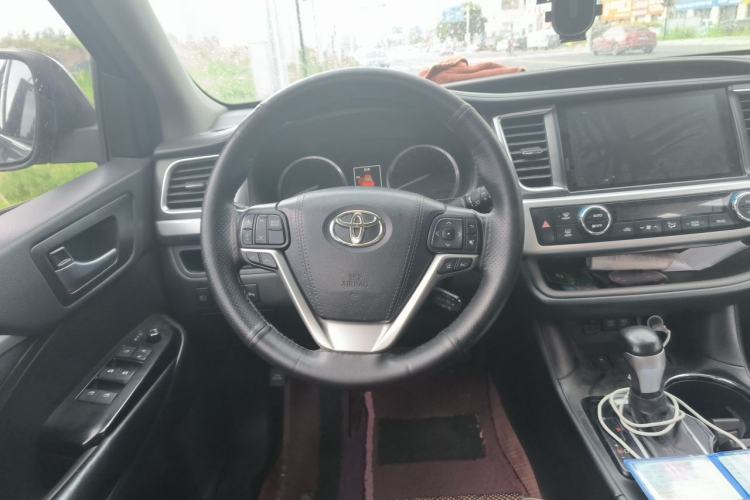 Used Toyota Highlander 2018 2.0T Four-Wheel Drive Prestige Version 7 Seats China VI Standard Steering Wheel
