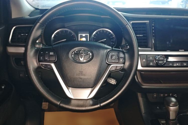 Used Toyota Highlander 2018 2.0T Four-Wheel Drive Luxury Version 7 Seats China VI Standard Steering Wheel