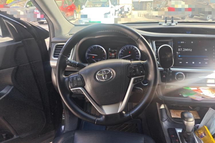 Used Toyota Highlander 2018 2.0T Four-Wheel Drive Luxury Version 7 Seats China VI Standard Steering Wheel