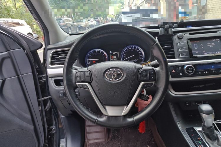 Used Toyota Highlander 2018 2.0T Four-Wheel Drive Luxury Version 7 Seats China VI Standard Steering Wheel