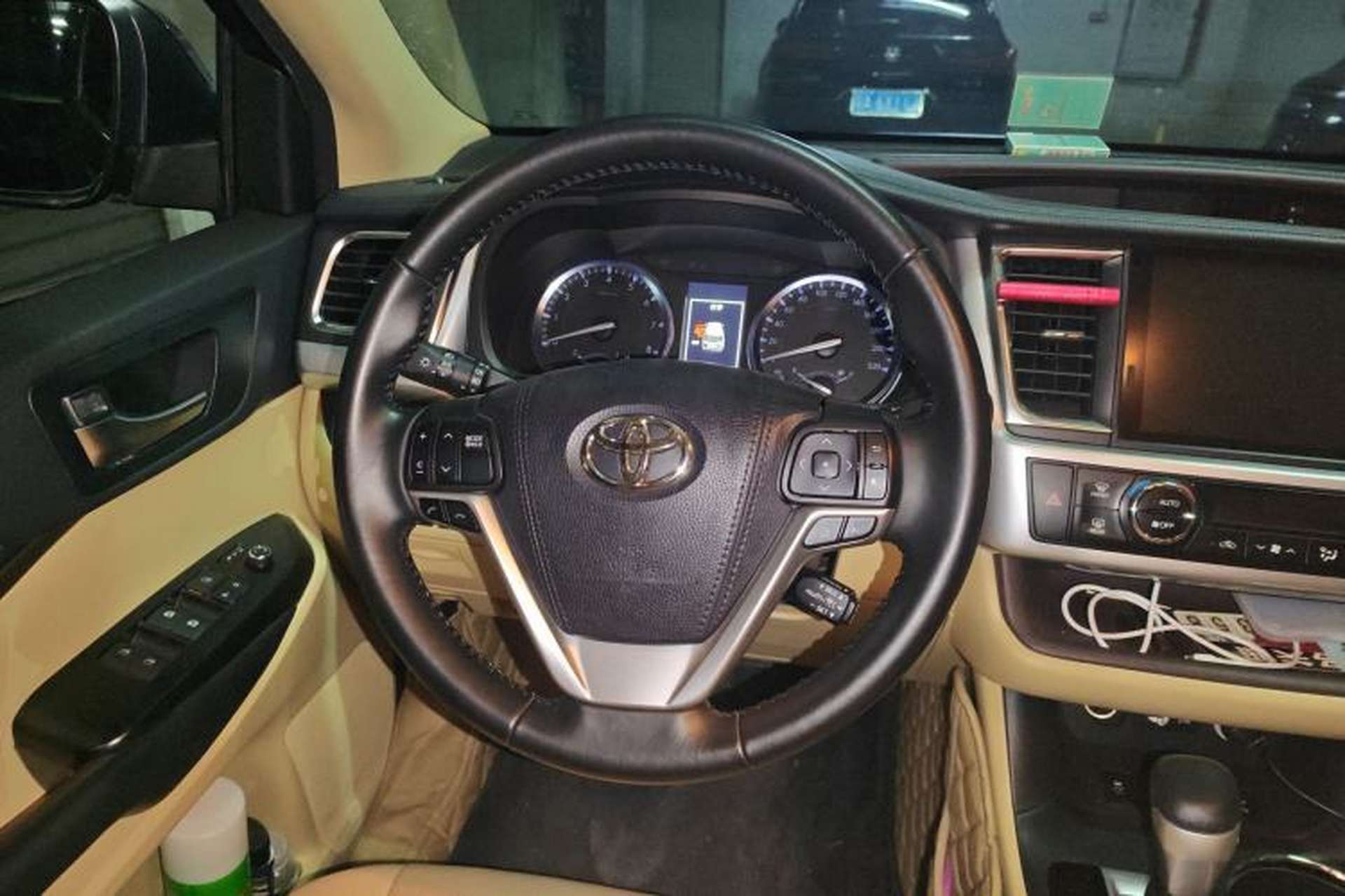 Used Toyota Highlander 2018 2.0T Four-Wheel Drive Prestige Version 7 Seats China V Emission Standard Steering Wheel