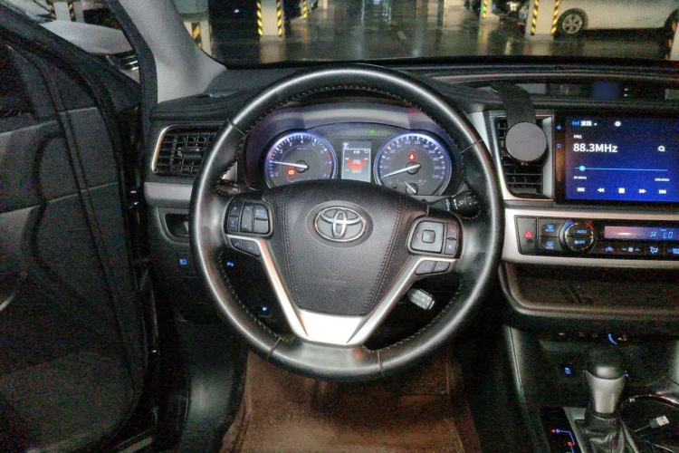 Used Toyota Highlander 2018 2.0T Four-Wheel Drive Prestige Version 7 Seats China VI Standard Steering Wheel