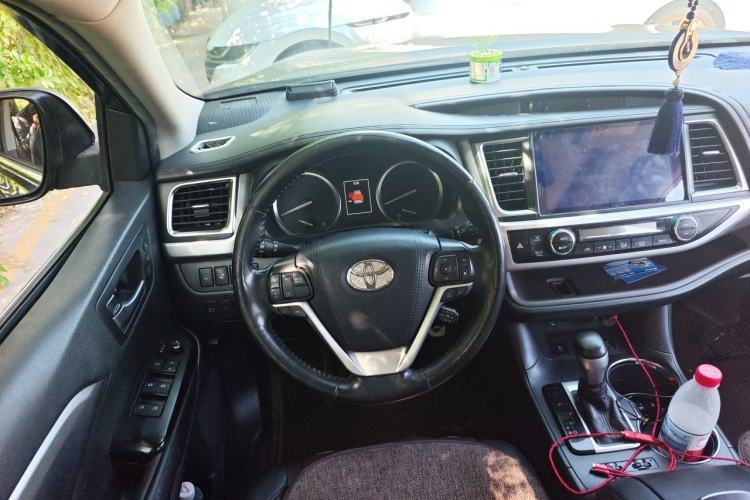 Used Toyota Highlander 2018 2.0T Four-Wheel Drive Supreme Edition 7-Seater China VI Steering Wheel