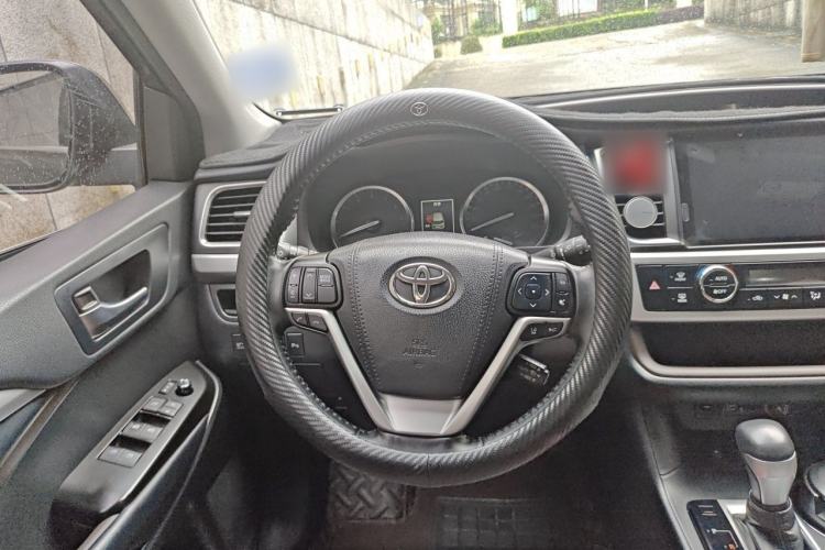 Used Toyota Highlander 2018 2.0T Two-Wheel Drive Prestige Edition 7 Seats China VI Standard Steering Wheel