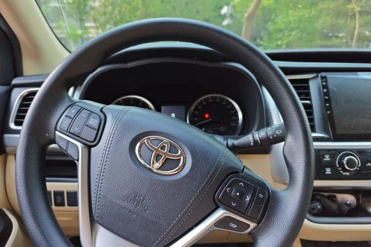 Used Toyota Highlander 2018 2.0T Four-Wheel Drive Elite Edition 7 Seats China VI Standard Steering Wheel
