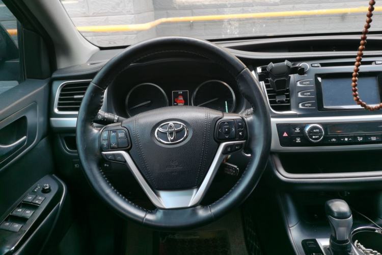 Used Toyota Highlander 2018 2.0T Four-Wheel Drive Luxury Edition 7 Seats China V Emission Standard Steering Wheel