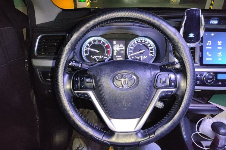 Used Toyota Highlander 2018 2.0T Four-Wheel Drive Prestige Version 7 Seats China VI Standard Steering Wheel