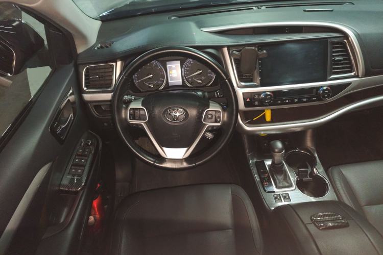 Used Toyota Highlander 2018 2.0T Four-Wheel Drive Prestige Version 7 Seats China V Emission Standard Steering Wheel