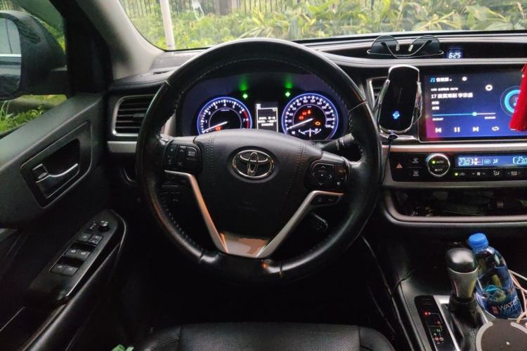Used Toyota Highlander 2018 2.0T Four-Wheel Drive Prestige Version 7 Seats China V Emission Standard Steering Wheel