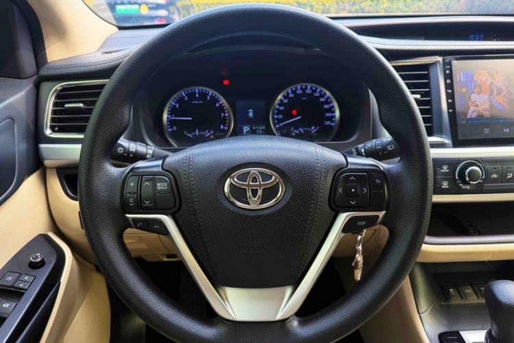 Used Toyota Highlander 2018 2.0T Four-Wheel Drive Elite Edition 7 Seats China V Standard Steering Wheel