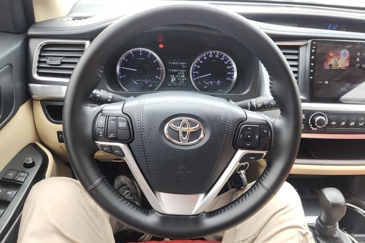 Used Toyota Highlander 2018 2.0T Four-Wheel Drive Elite Edition 7 Seats China VI Standard Steering Wheel