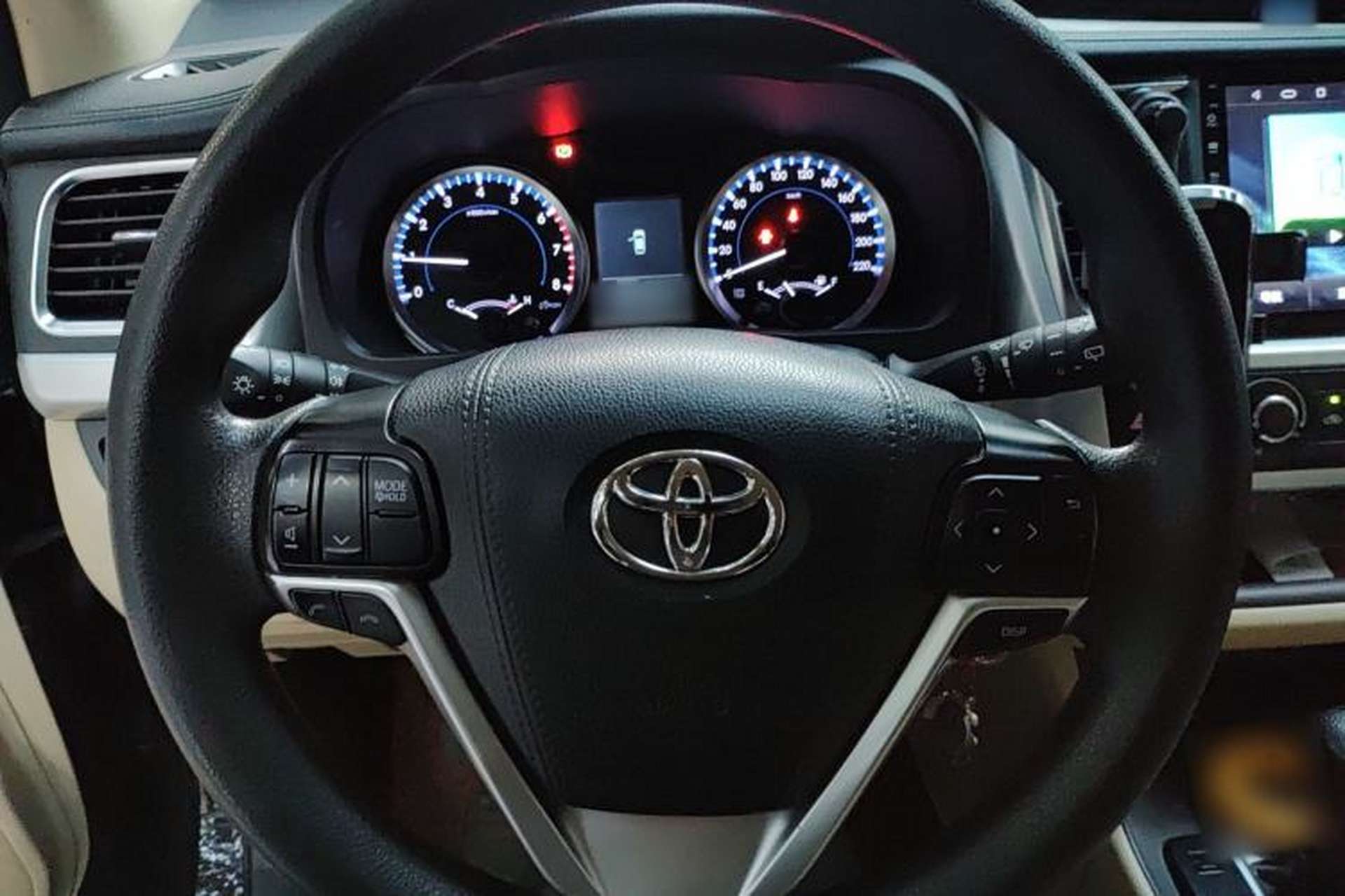 Used Toyota Highlander 2018 2.0T Two-Wheel Drive Elite Version 5 Seats China VI Standard Steering Wheel