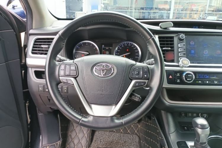 Used Toyota Highlander 2018 2.0T Four-Wheel Drive Luxury Version 7 Seats China VI Standard Steering Wheel