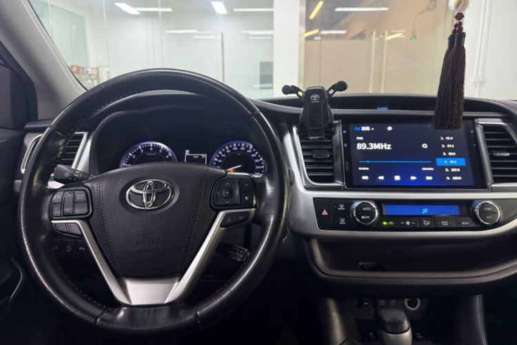 Used Toyota Highlander 2018 2.0T Four-Wheel Drive Prestige Version 7 Seats China VI Standard Steering Wheel