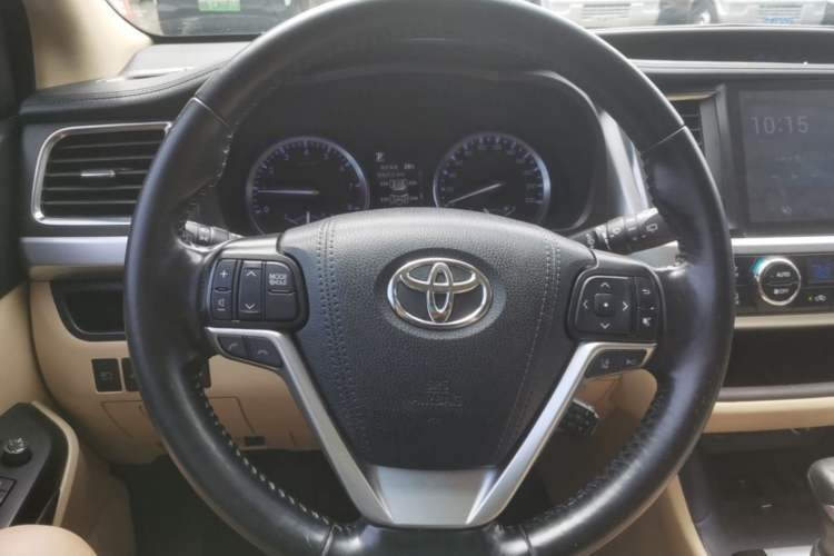 Used Toyota Highlander 2018 2.0T Four-Wheel Drive Luxury Version 7 Seats China VI Standard Steering Wheel