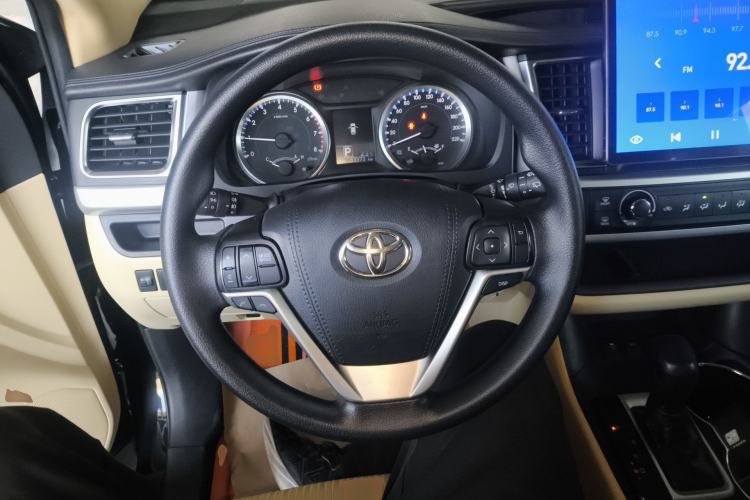 Used Toyota Highlander 2018 2.0T Four-Wheel Drive Elite Edition 7 Seats China VI Standard Steering Wheel