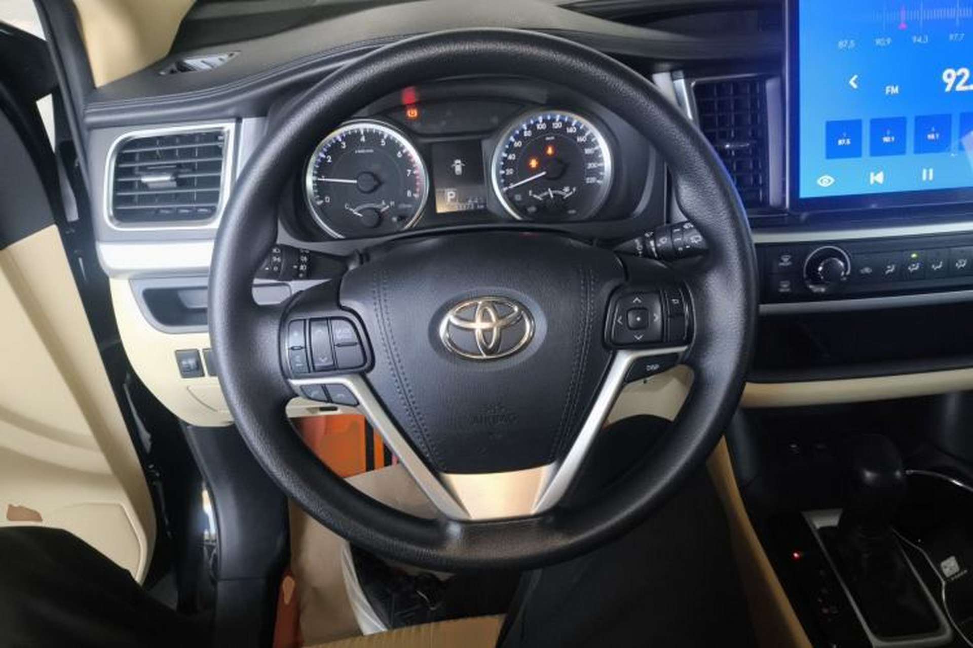 Used Toyota Highlander 2018 2.0T Four-Wheel Drive Elite Edition 7 Seats China VI Standard Steering Wheel