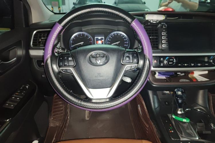 Used Toyota Highlander 2018 2.0T Four-Wheel Drive Knight Edition 7 Seats China VI Standard Steering Wheel