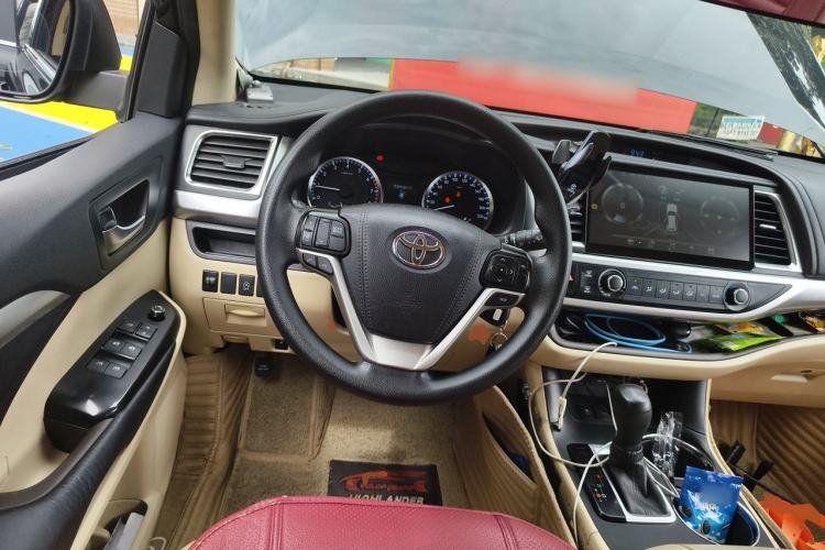 Used Toyota Highlander 2018 2.0T Two-Wheel Drive Elite Edition 5 Seats Emission Standard China V Steering Wheel