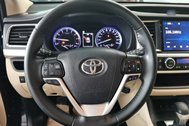 Used Toyota Highlander 2018 2.0T Four-Wheel Drive Prestige Version 7 Seats China VI Standard Steering Wheel
