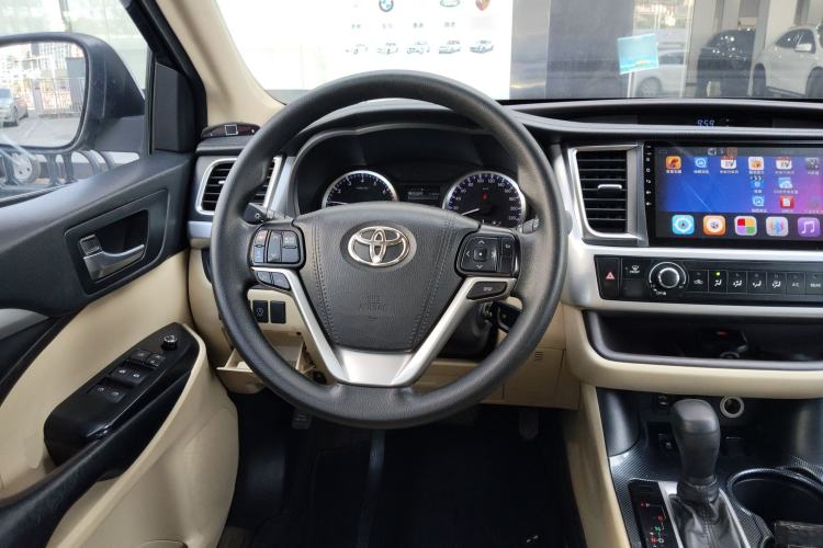 Used Toyota Highlander 2018 2.0T Two-Wheel Drive Elite Version 5 Seats China VI Standard Steering Wheel