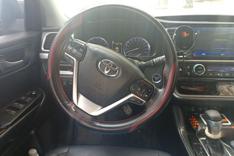 Used Toyota Highlander 2018 2.0T Four-Wheel Drive Luxury Edition 7 Seats China V Emission Standard Steering Wheel