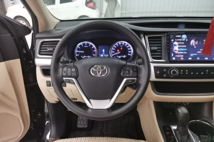 Used Toyota Highlander 2018 2.0T Four-Wheel Drive Elite Edition 7 Seats China V Standard Steering Wheel