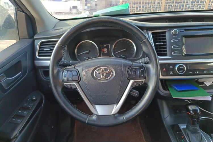 Used Toyota Highlander 2018 2.0T Four-Wheel Drive Luxury Edition 7 Seats China V Emission Standard Steering Wheel