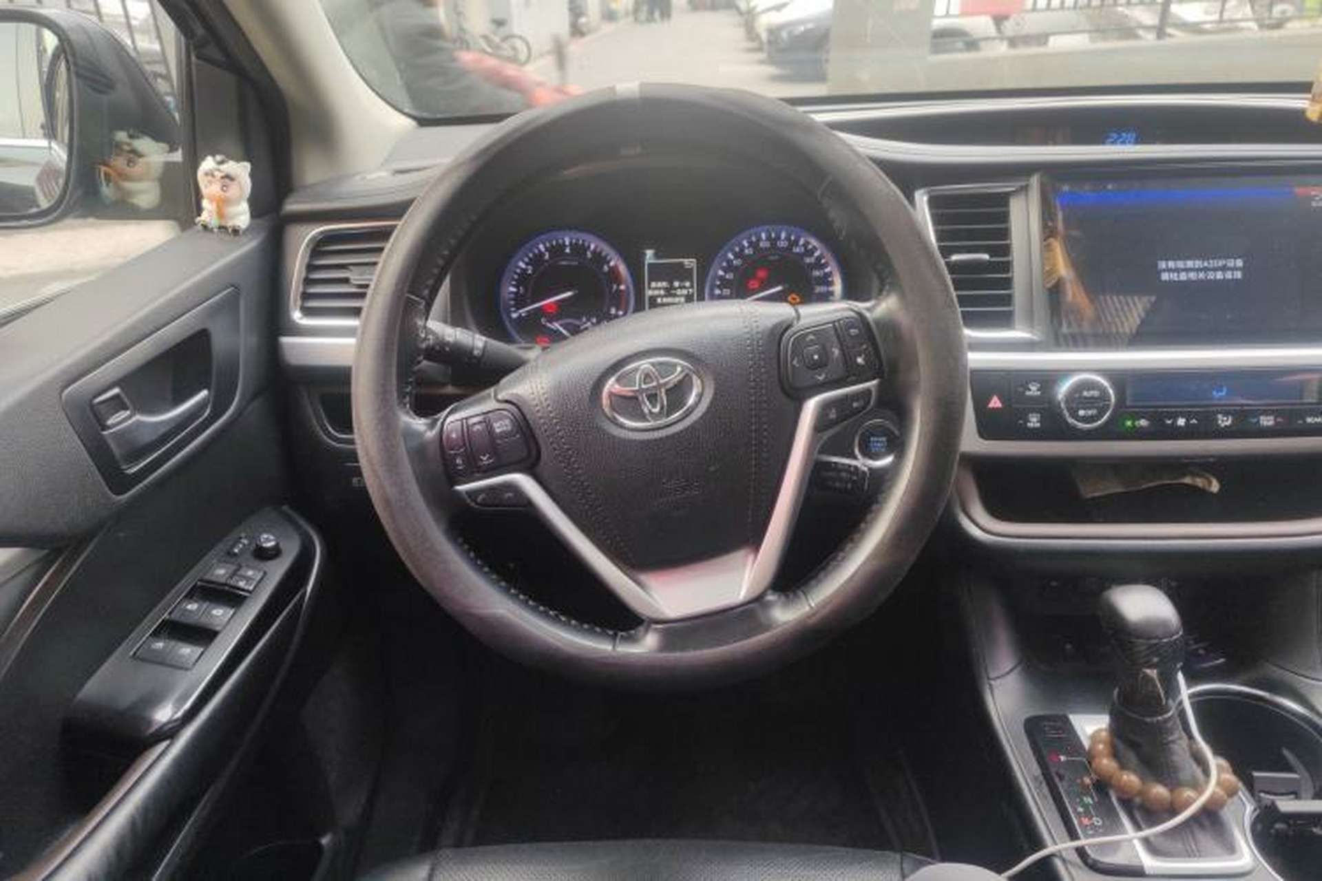 Used Toyota Highlander 2018 2.0T Four-Wheel Drive Luxury Edition 7 Seats China V Emission Standard Steering Wheel
