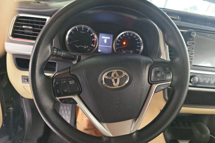 Used Toyota Highlander 2018 2.0T Four-Wheel Drive Elite Edition 7 Seats China VI Standard Steering Wheel